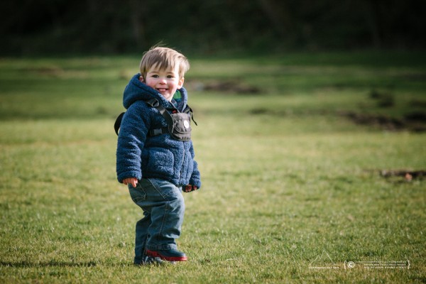 055/365 - Bumped into our neighbours and their kid.